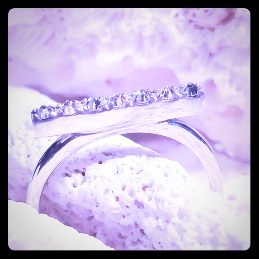 BN! Inverted Diamond Ring 14k White Gold